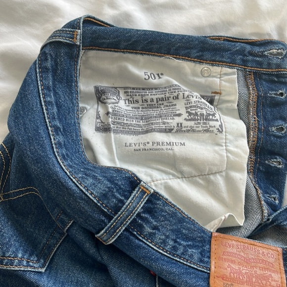 Levi’s Premium 501 Jeans Women’s Size 28x26 Distressed Button Fly - Picture 5 of 10